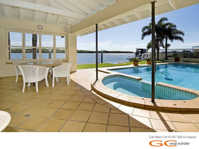 13 Hume Parade, Paradise Point QLD 4216