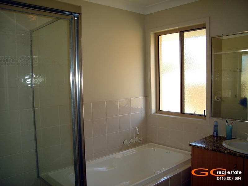 16 Highview Place, Parkwood QLD 4214