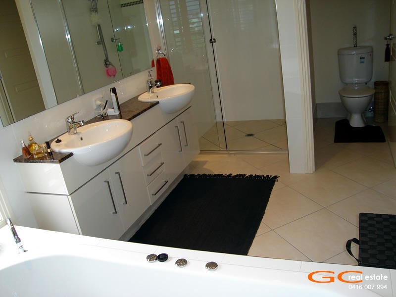 7408 Ellensbrook Drive, Hope Island QLD 4212