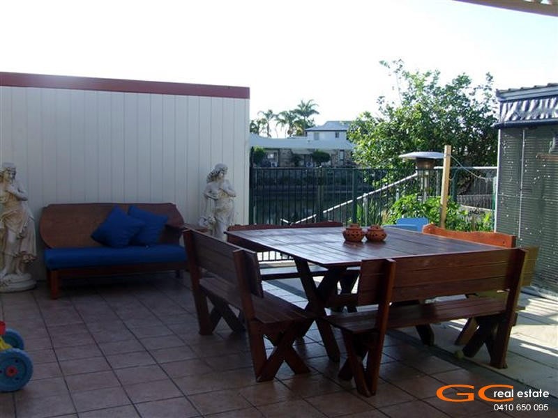 8 Longboat Pl, Biggera Waters QLD 4216