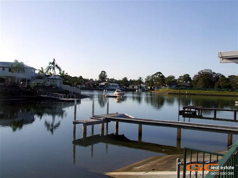 8 Longboat Pl, Biggera Waters QLD 4216