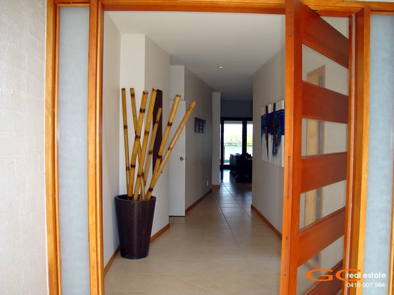58 Tradewinds Avenue, Paradise Point QLD 4216
