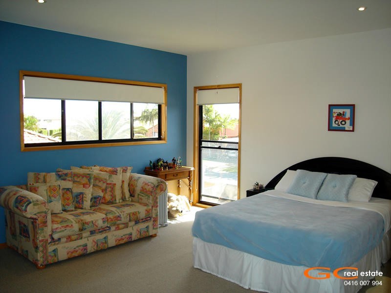 58 Tradewinds Avenue, Paradise Point QLD 4216