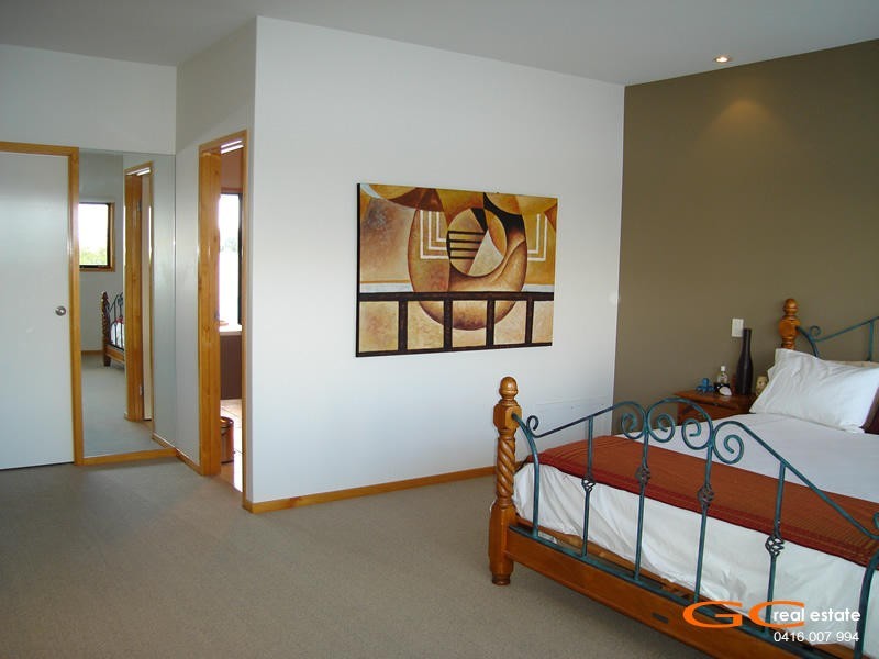 58 Tradewinds Avenue, Paradise Point QLD 4216