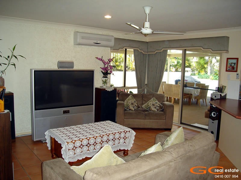 29 Tee Trees Blvd, Arundel QLD 4214