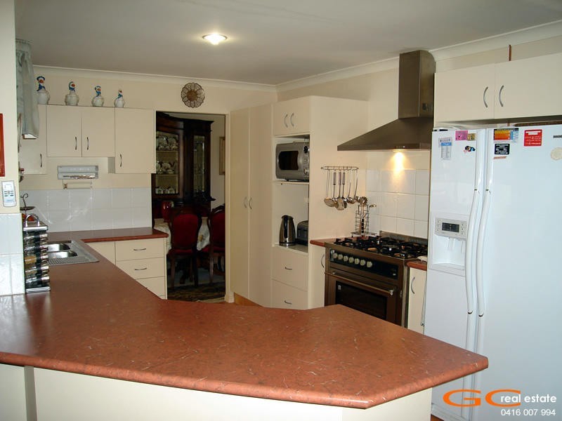 29 Tee Trees Blvd, Arundel QLD 4214