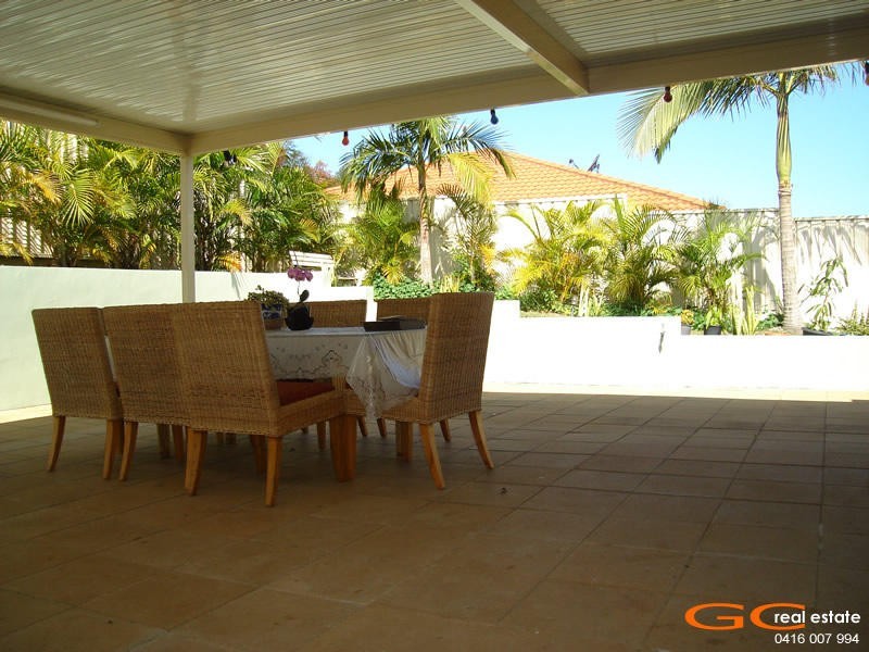 29 Tee Trees Blvd, Arundel QLD 4214