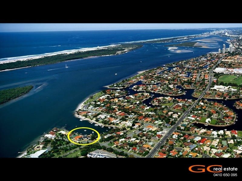 1 & 2 26 Poinsettia Av, Runaway Bay QLD 4216