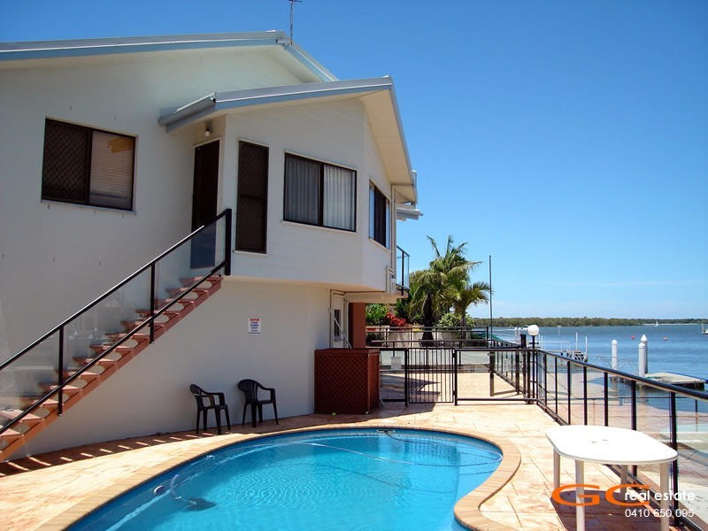 1 & 2 26 Poinsettia Av, Runaway Bay QLD 4216