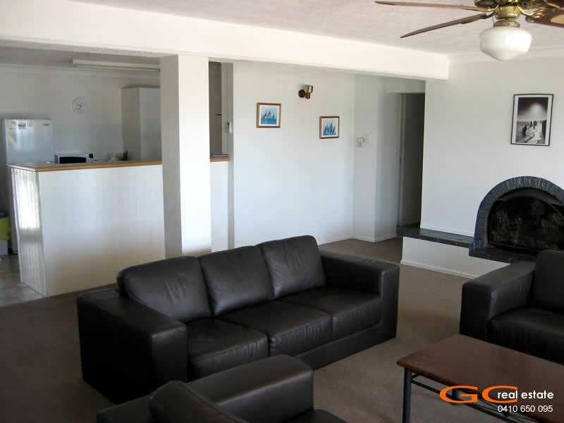 1 & 2 26 Poinsettia Av, Runaway Bay QLD 4216