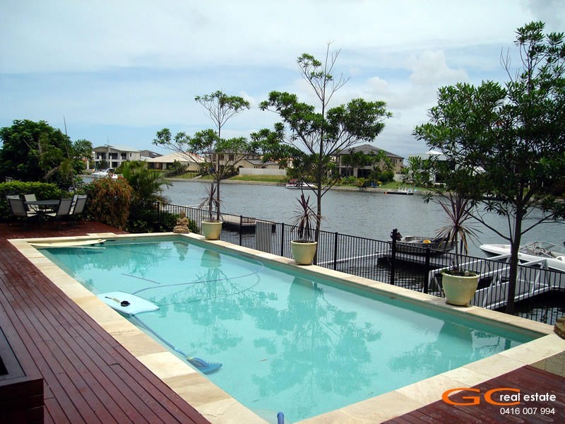 8 Parkview Place, Helensvale QLD 4212