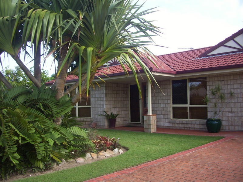 13 Jonwest Close, Torquay QLD 4655