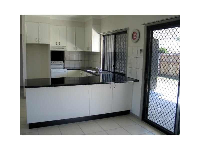 213 A Pulgul St, Urangan QLD 4655