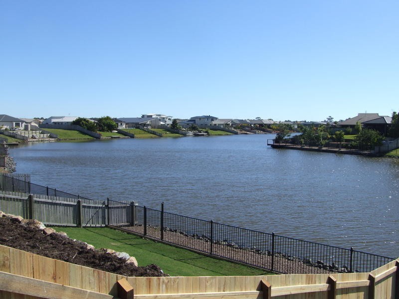 47B Endeavour Way, Eli Waters QLD 4655