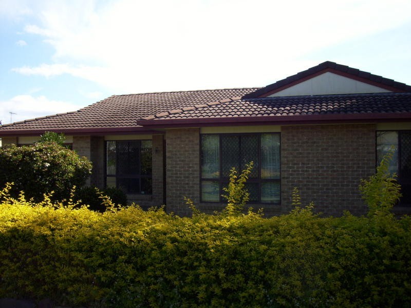 6 Berna Crt, Point Vernon QLD 4655