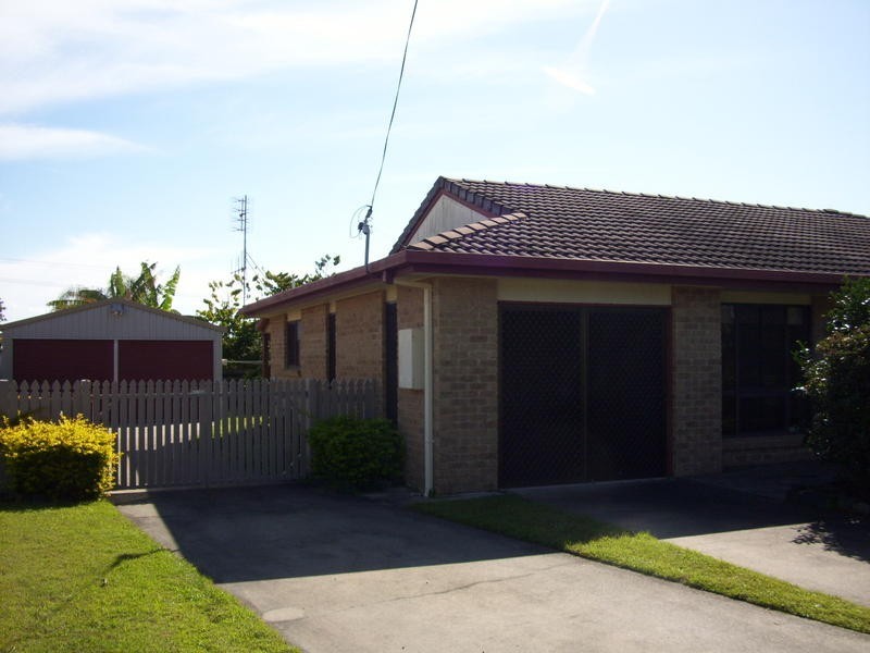 6 Berna Crt, Point Vernon QLD 4655