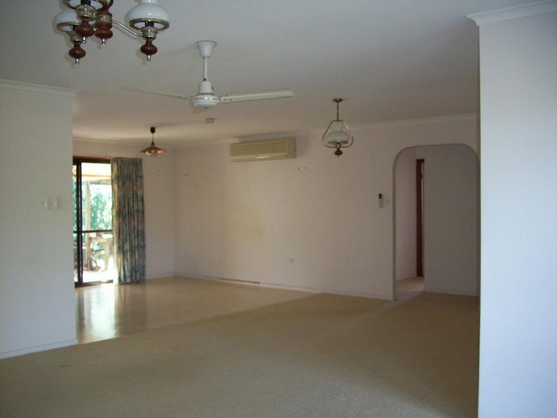 6 Berna Crt, Point Vernon QLD 4655