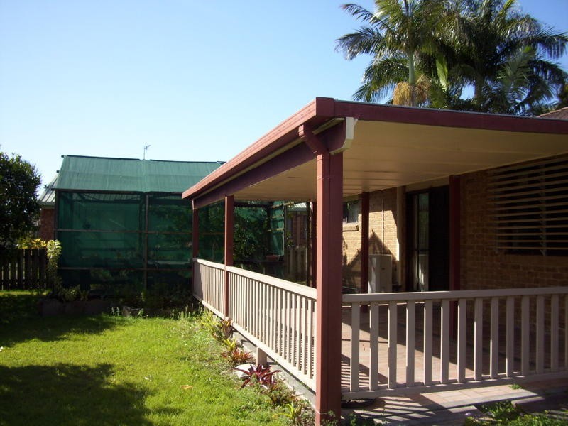 6 Berna Crt, Point Vernon QLD 4655