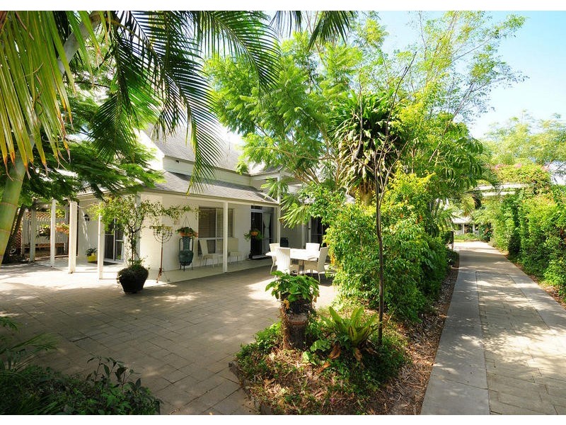 51 Cunningham Street, Urangan QLD 4655