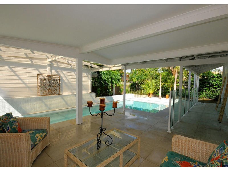 51 Cunningham Street, Urangan QLD 4655
