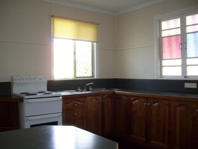 16 Shell St, Urangan QLD 4655