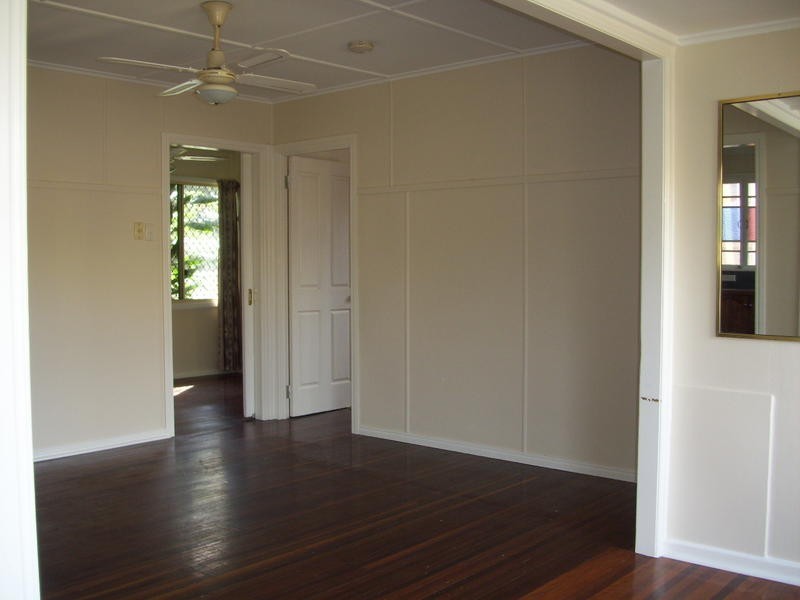 16 Shell St, Urangan QLD 4655