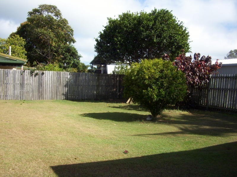 16 Shell St, Urangan QLD 4655