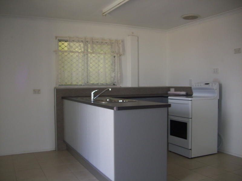 33 Murphy Street, Point Vernon QLD 4655