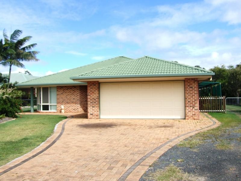 59 Ladbroke Cres, Urangan QLD 4655