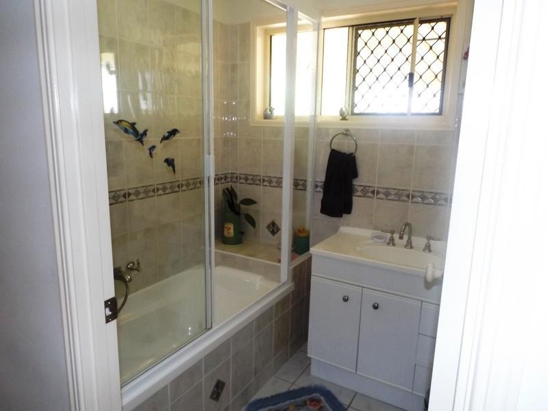 6 Bushlark Avenue, Eli Waters QLD 4655