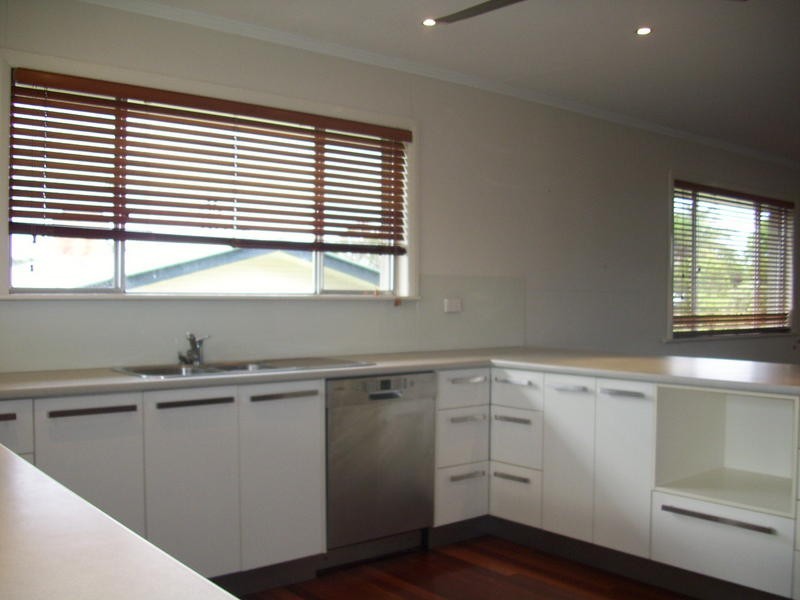 148 Long Street, Point Vernon QLD 4655