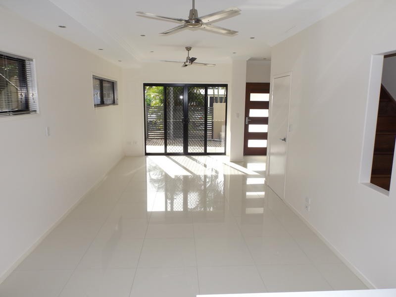 5/19 King Street, Urangan QLD 4655