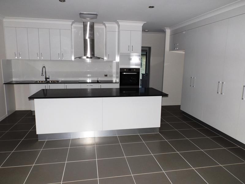 54 Royal Drive, Kawungan QLD 4655