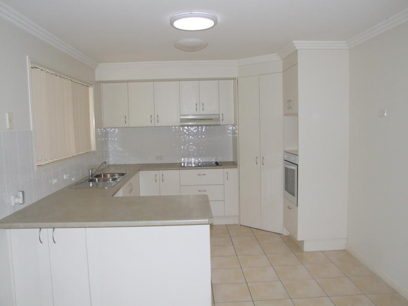 33 Pembridge Cct, Urraween QLD 4655
