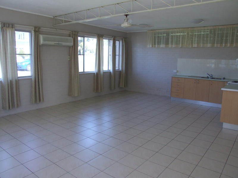 9 Aplin St, Point Vernon QLD 4655