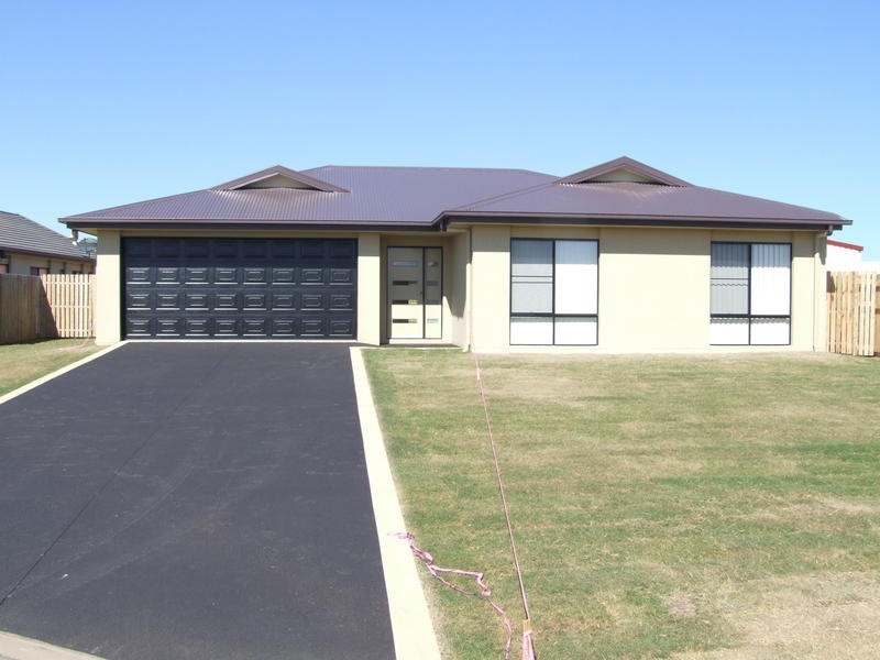 24 Bounty Cct, Eli Waters QLD 4655