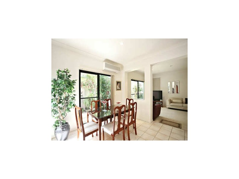 6 Fan Road, Robina QLD 4226