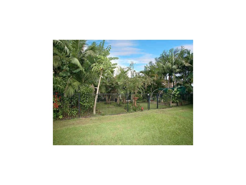 6 Fan Road, Robina QLD 4226