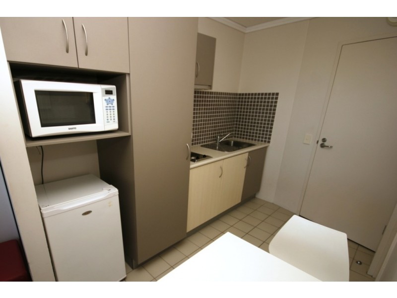 547/25 Lake Orr Drive, Robina QLD 4226