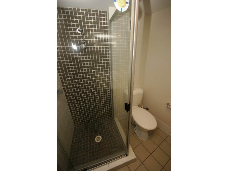 547/25 Lake Orr Drive, Robina QLD 4226