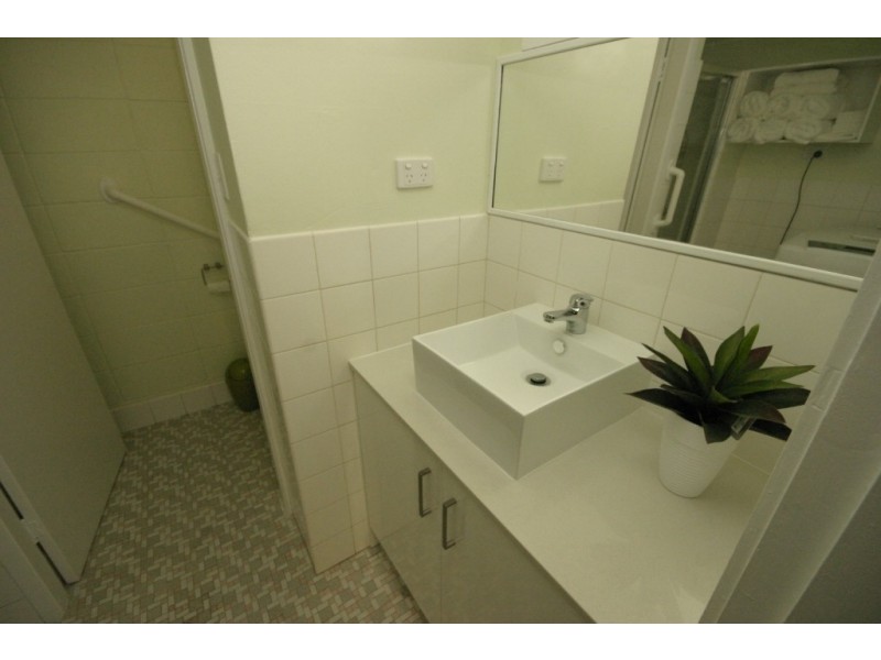 3/286 The Esplanade, Burleigh Heads QLD 4220