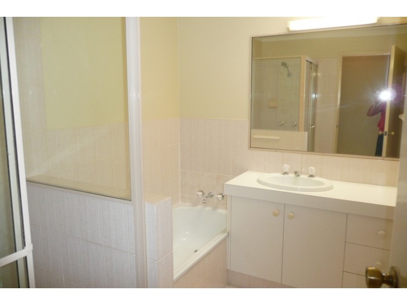 6/36 Cheltenham Drive, Robina QLD 4226