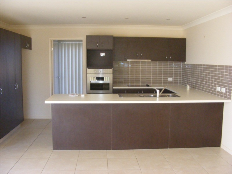 2/1 Learmonth Place, Reedy Creek QLD 4227