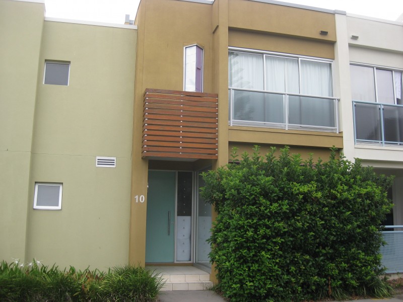 10 Lader Terrace, Varsity Lakes QLD 4227