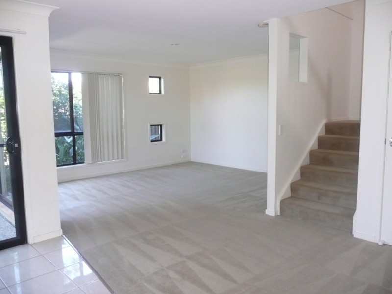 1/45 Hillridge Crescent, Varsity Lakes QLD 4227