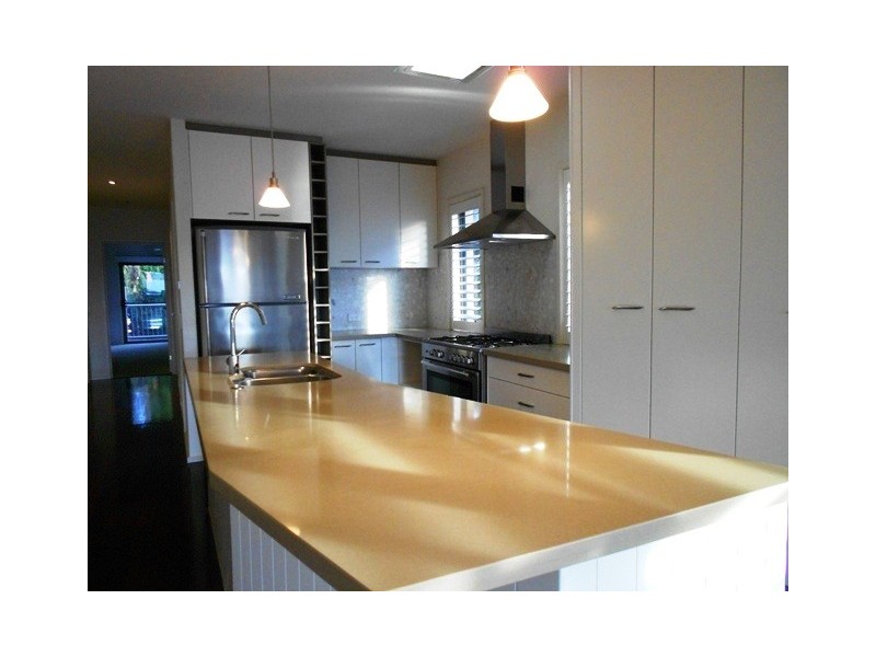 2/4 Acanthus Avenue, Burleigh Waters QLD 4220