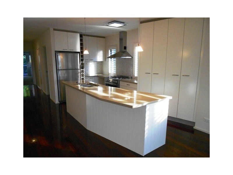 2/4 Acanthus Avenue, Burleigh Waters QLD 4220