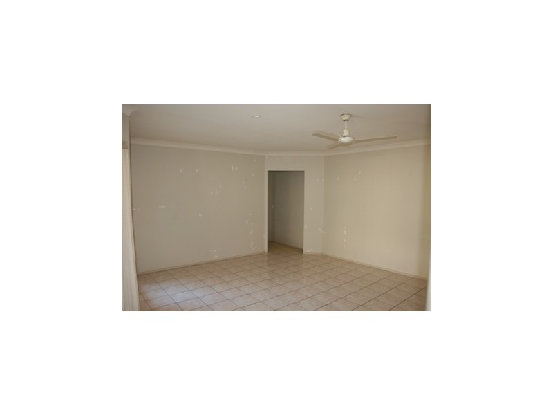 33 Dartmouth Court, Varsity Lakes QLD 4227