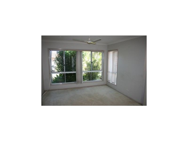 33 Dartmouth Court, Varsity Lakes QLD 4227
