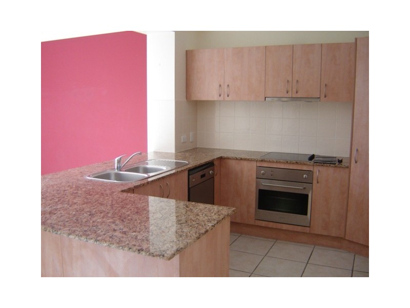 3/8 Kodiak Drive, Varsity Lakes QLD 4227
